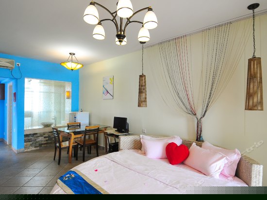 一线海景电脑圆床房