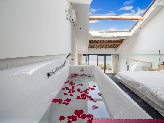 蜜月阁楼星空复式海景房