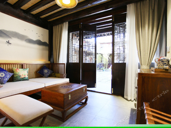 庭院星空复式大床房