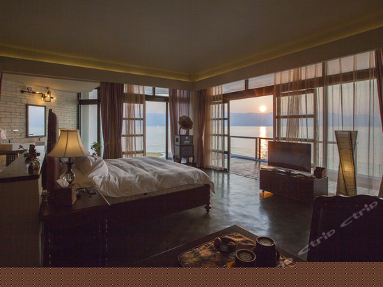 暗香-复古豪华大床房