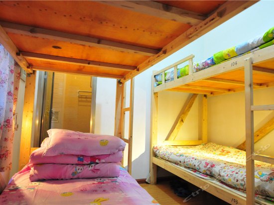 女生四人间（床位房）