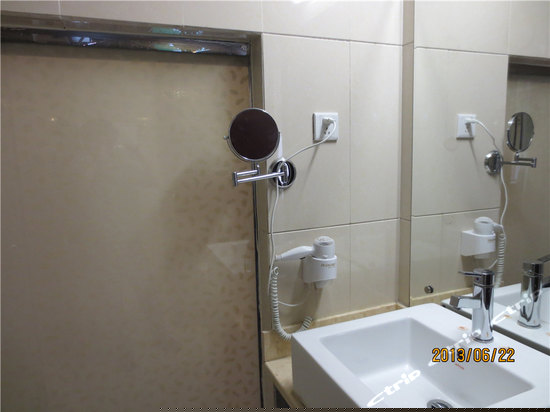 跃层大床机麻房