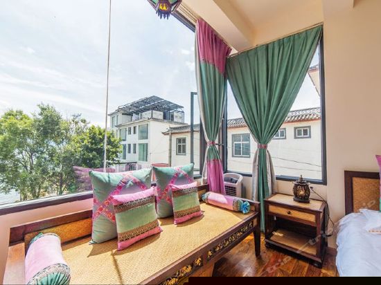 尘外园景大床房