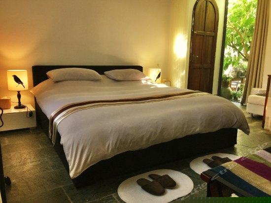 舒适大床房1号荷叶