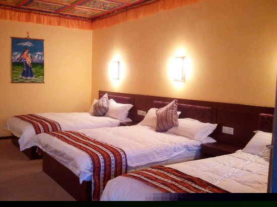 藏式标准三人间