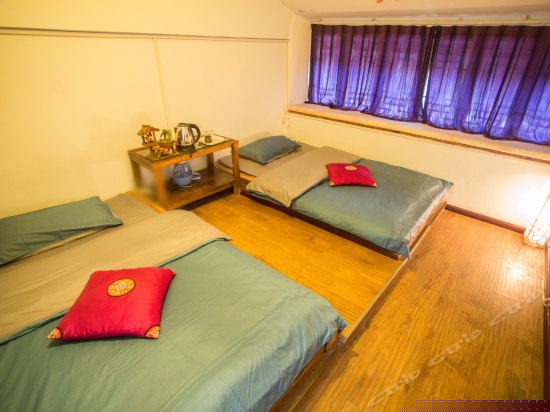 二楼陌上花开标准间