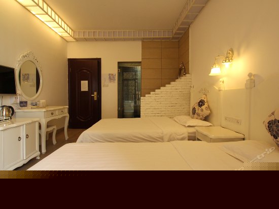 欧式阳台双人房