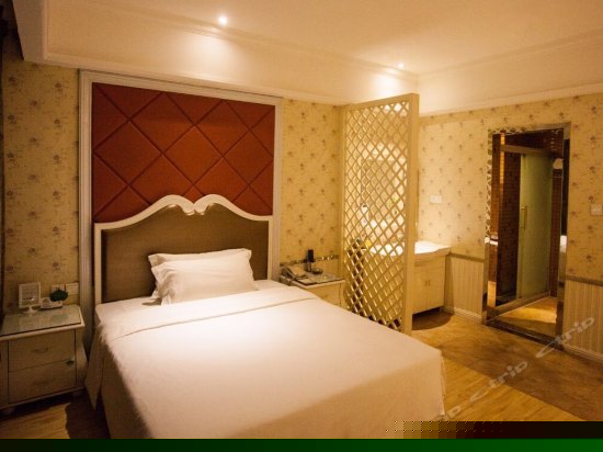 高级大床间