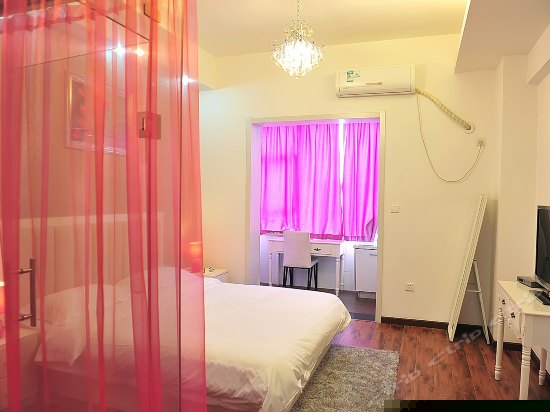 湖景豪华大床房