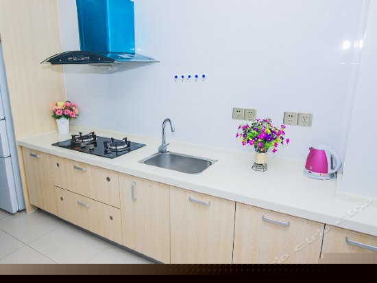 高层阳台海景两室两厅精装套房