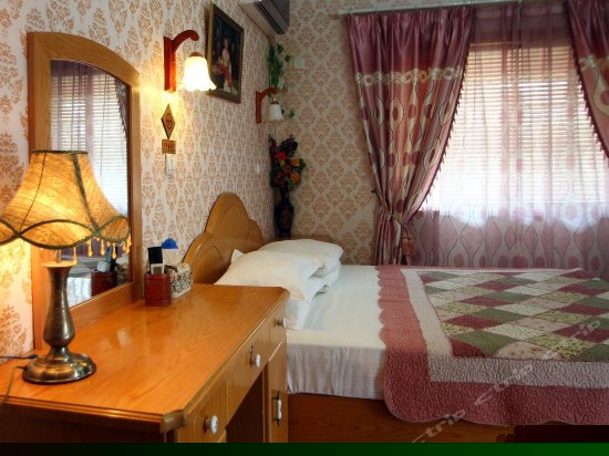 景观阳台大床间