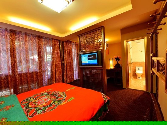 豪华套间蜜月房