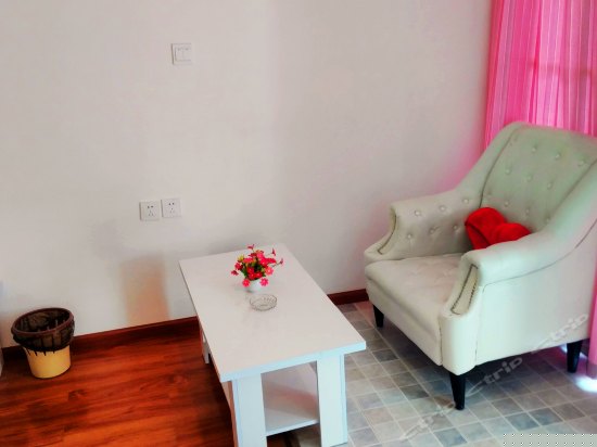 玫瑰情侣主题房