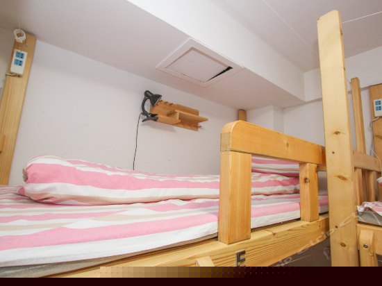 女生六人间(床位)(公卫)