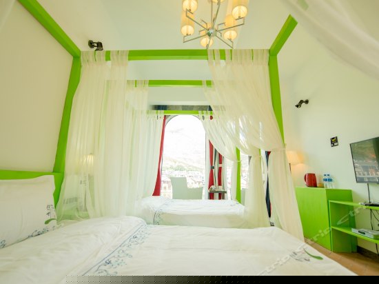 侧面落地窗海景标准房