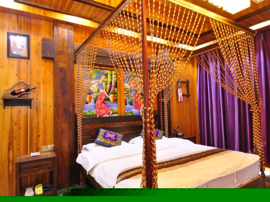 豪华风情大床房