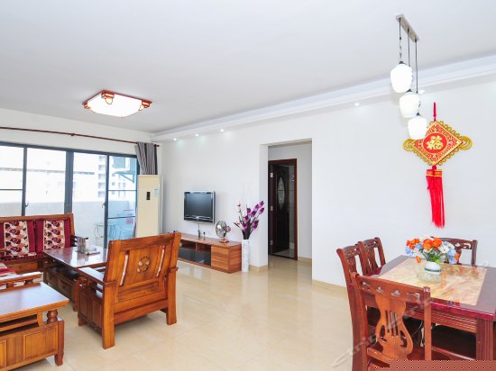 正面海景三房两厅