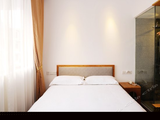 田园典雅大床房