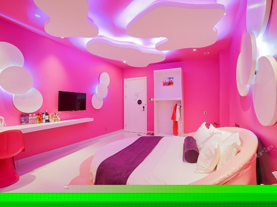 浪漫温馨主题房