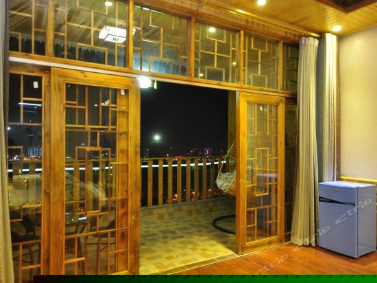 望江露台尊享双床房