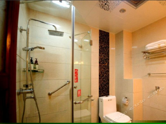 12号山景阳台大床房