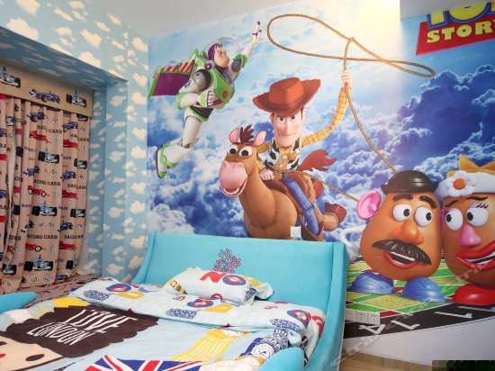 欢乐家庭二卧室一厅三床套房