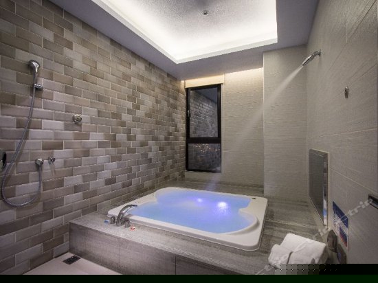 商务香榭丽舍双人房