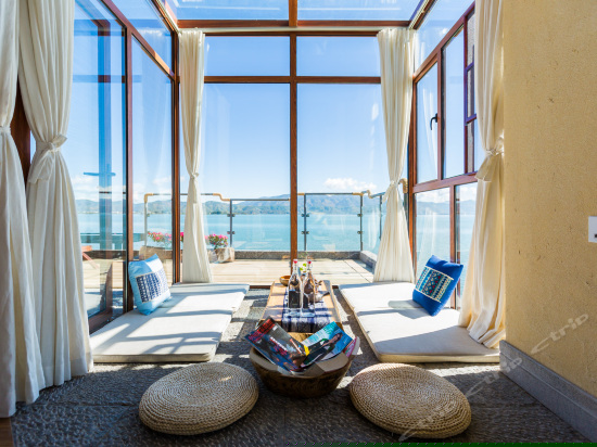 花语全海景阳光蜜月套房