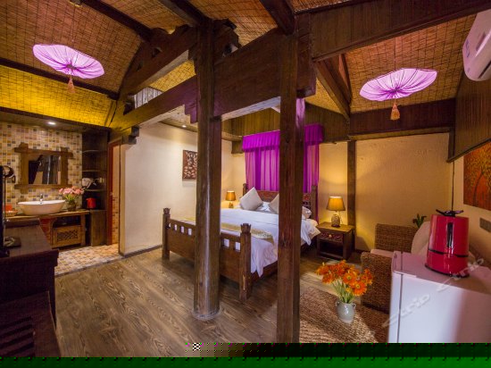 二楼天窗豪华大床房