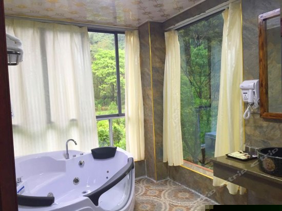 家庭双圆床套房