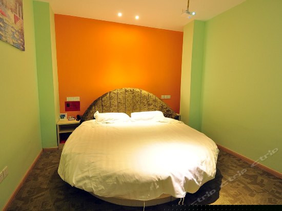 豪华圆床房(无窗)