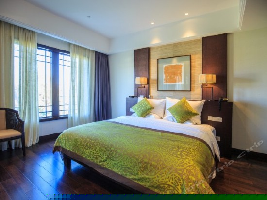 山景露台大床房