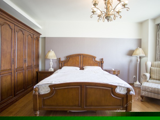 豪华海河景大床房