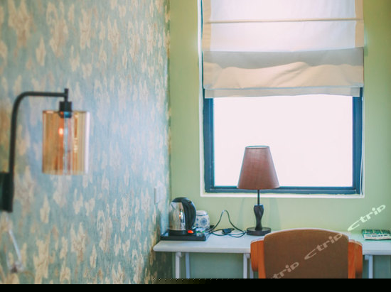 抱庭舒适大床房