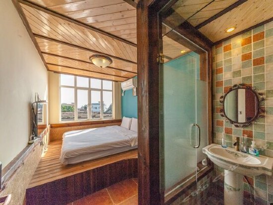 1.8米榻榻米海景大床房