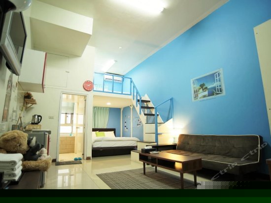 乡村风格温馨四人房