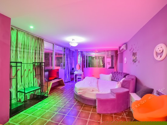 漫旅精品圆床房