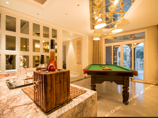 独栋5居室湖景别墅