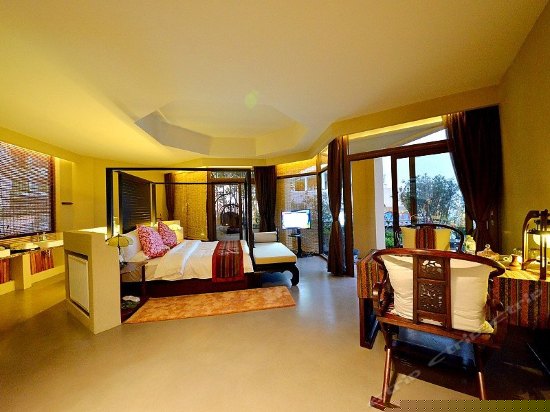 湖畔雪山豪华房