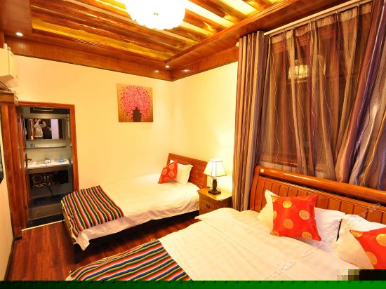 温馨家庭双床房107