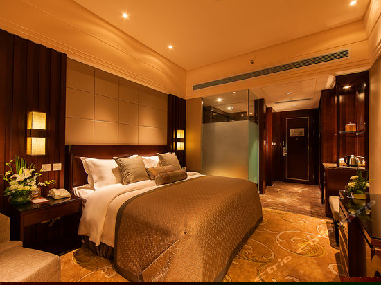 豪华大床房