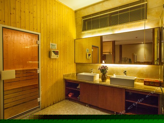 豪华桑拿间