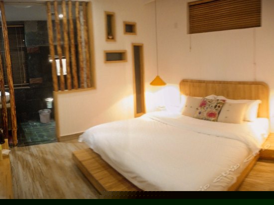 简约舒适大床房