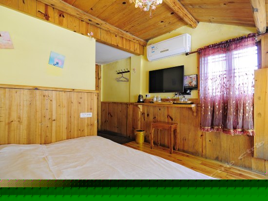 A栋花粉阁阁楼榻榻米房