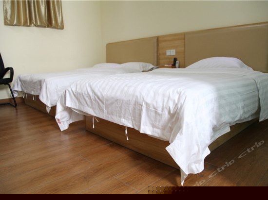 标准双人房（无窗）