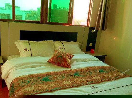 特价豪华大床间