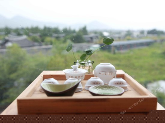 阳光蜜月大床房