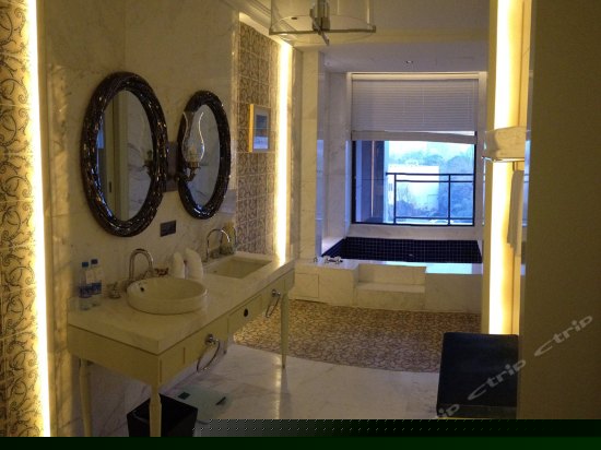 私属汤池观景房