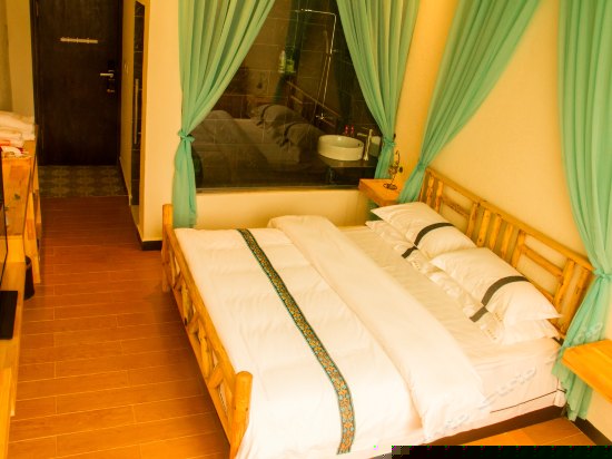 阳光蜜月大床房