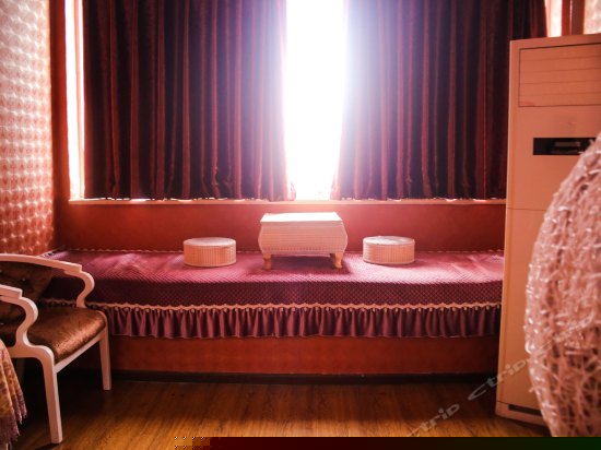 温馨情侣大床房